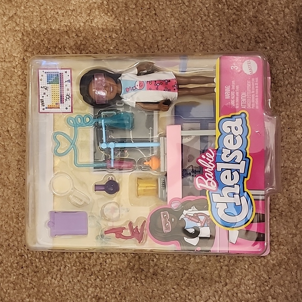 Barbie Chelsea - You can be anything doll set
